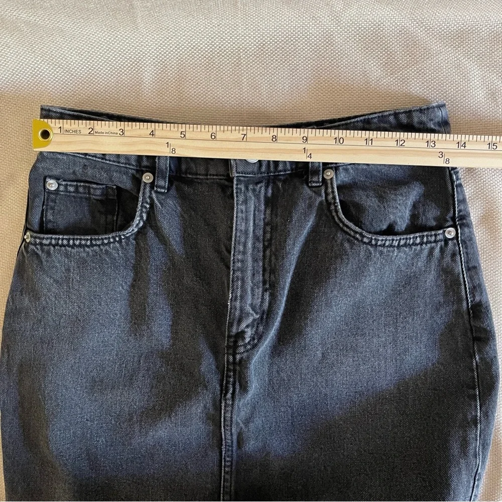 H&M Black Denim Mini Skirt Sz 6 - Raw Hem Grunge Style High Waisted